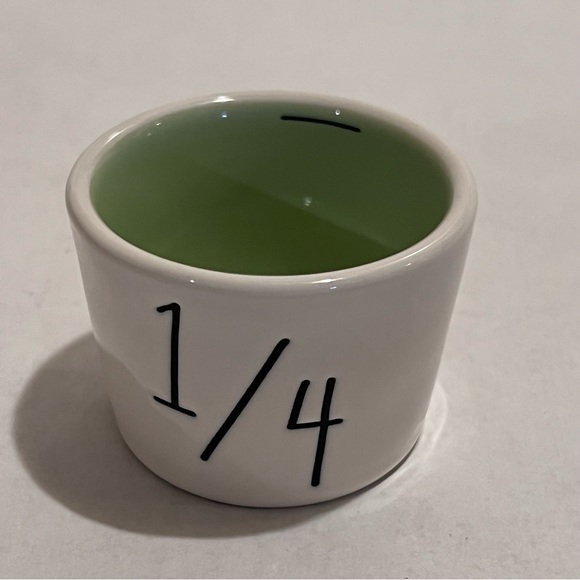 Rae Dunn Easter Set of 4 Ceramic Measuring Cups - Picture 15 of 17